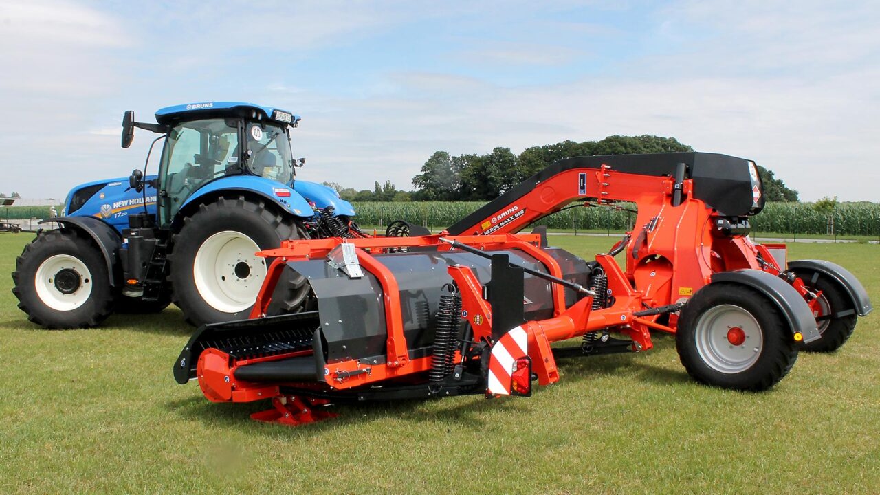 Traktor Landwirtschaft Landmaschinen Wesermarsch New Holland Bruns 01