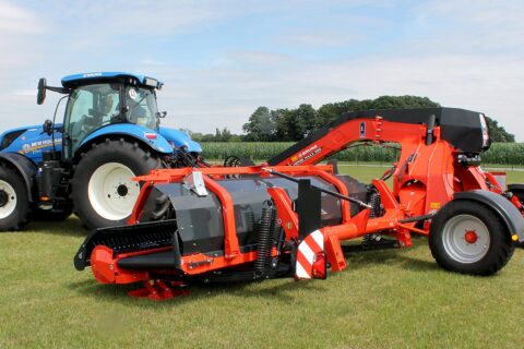 Traktor Landwirtschaft Landmaschinen Wesermarsch New Holland Bruns 01