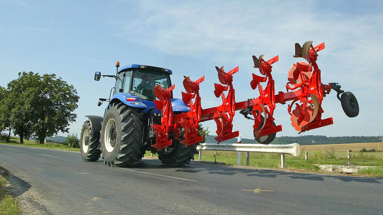 Traktor Landwirtschaft Landmaschinen Wesermarsch New Holland Bruns Kuhn 03
