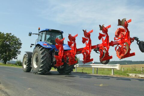 Traktor Landwirtschaft Landmaschinen Wesermarsch New Holland Bruns Kuhn 03